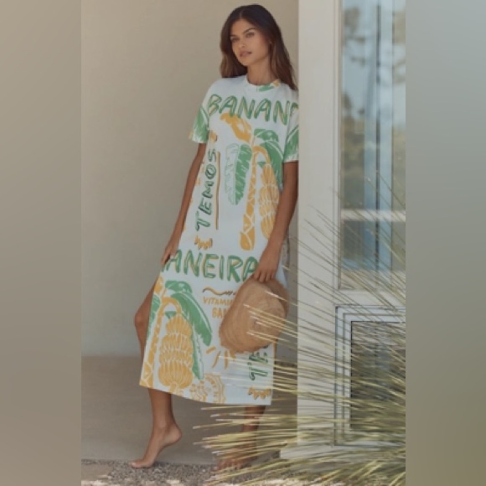 Farm Rio Printed T-shirt dress NWT Sz M .
